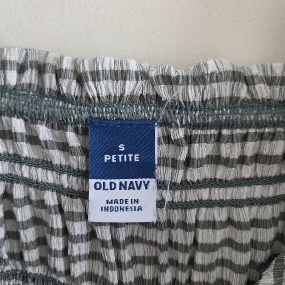 Old Navy Fit And Flare Lightweight Smocked gingham Midi Dress - Picture 6 of 8